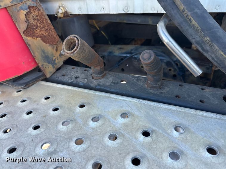 image for item FK1573 2015 Freightliner Cascadia  semi truck