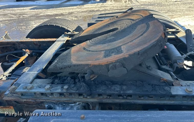 image for item FK1573 2015 Freightliner Cascadia  semi truck