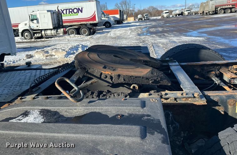 image for item FK1573 2015 Freightliner Cascadia  semi truck