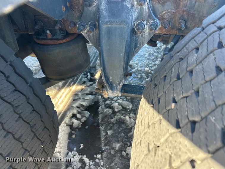 image for item FK1573 2015 Freightliner Cascadia  semi truck