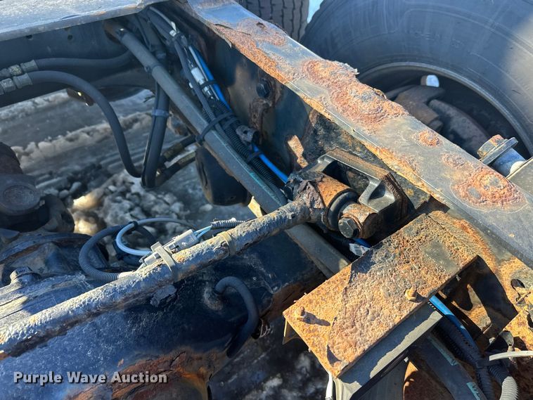 image for item FK1573 2015 Freightliner Cascadia  semi truck