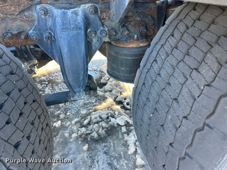 image for item FK1573 2015 Freightliner Cascadia  semi truck