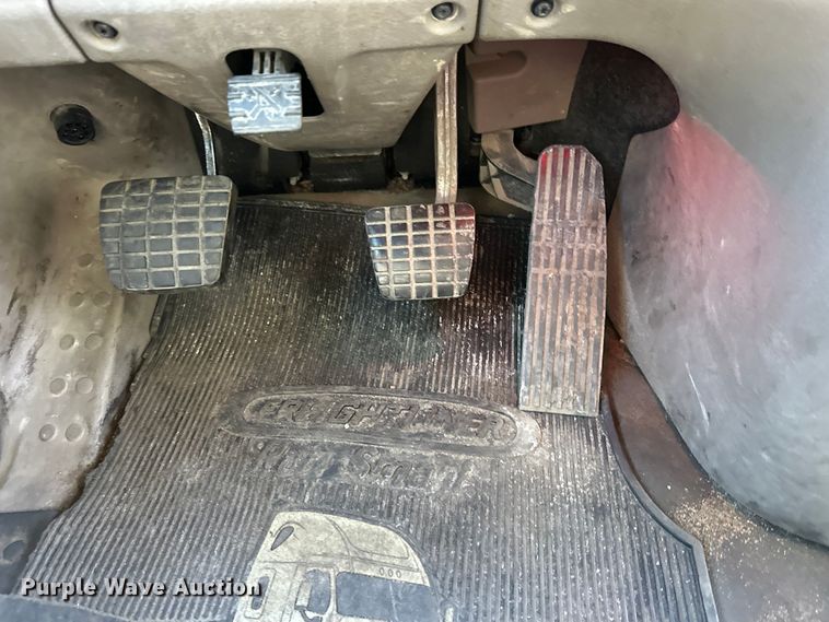 image for item FK1573 2015 Freightliner Cascadia  semi truck