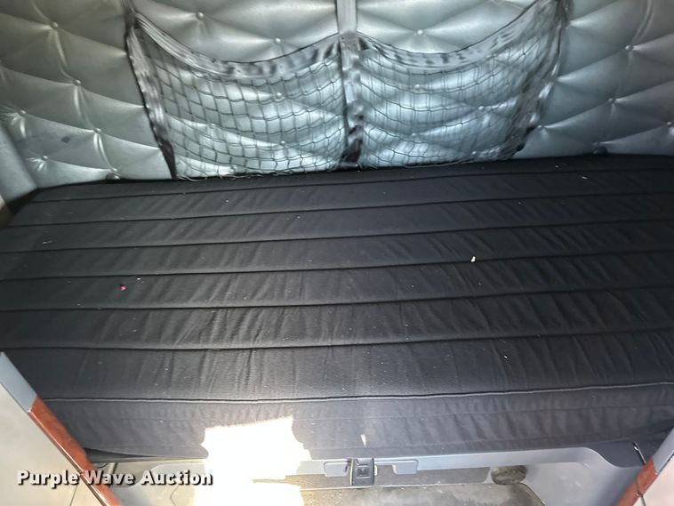 image for item FK1573 2015 Freightliner Cascadia  semi truck