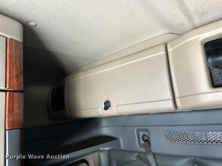 image for item FK1573 2015 Freightliner Cascadia  semi truck