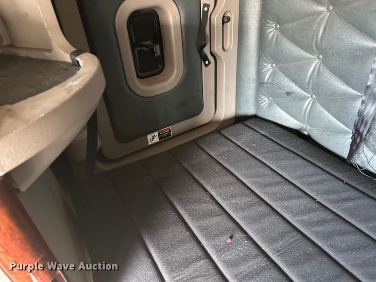 image for item FK1573 2015 Freightliner Cascadia  semi truck