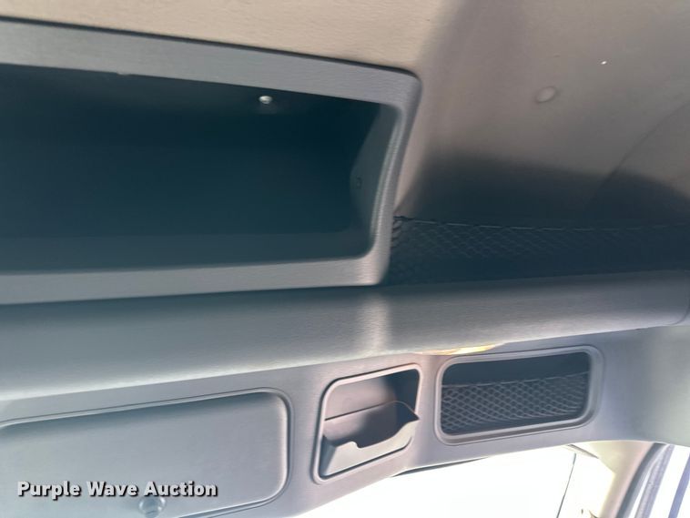 image for item FK1573 2015 Freightliner Cascadia  semi truck