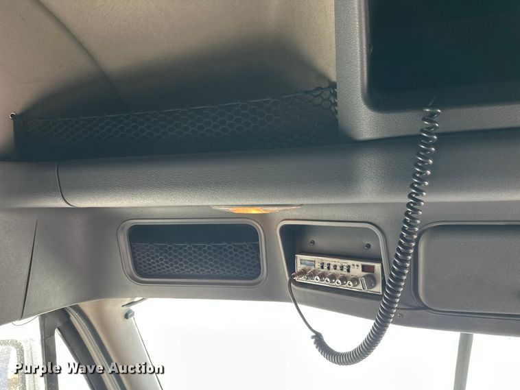 image for item FK1573 2015 Freightliner Cascadia  semi truck