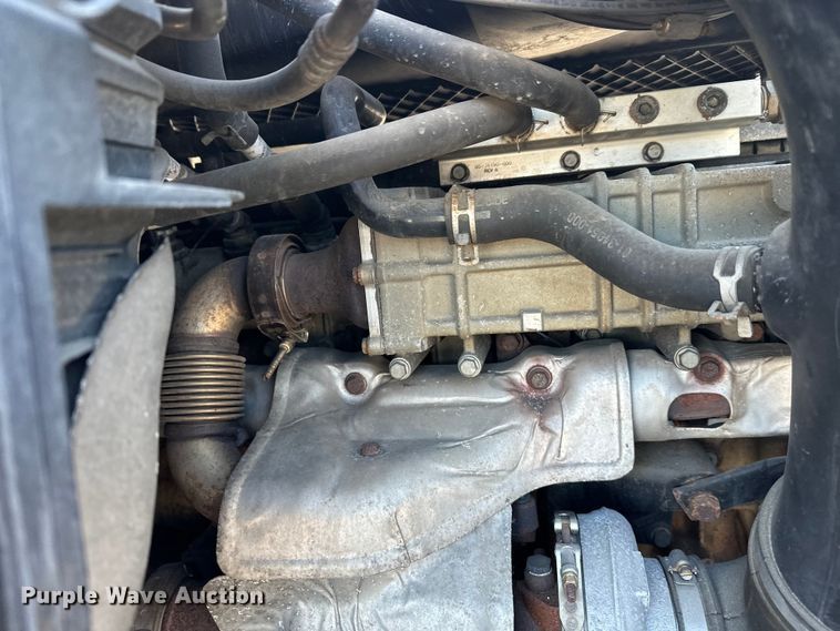 image for item FK1573 2015 Freightliner Cascadia  semi truck