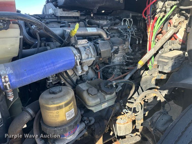 image for item FK1573 2015 Freightliner Cascadia  semi truck