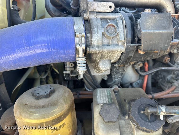 image for item FK1573 2015 Freightliner Cascadia  semi truck