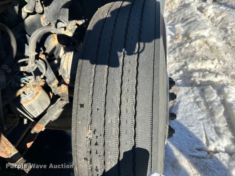 image for item FK1573 2015 Freightliner Cascadia  semi truck