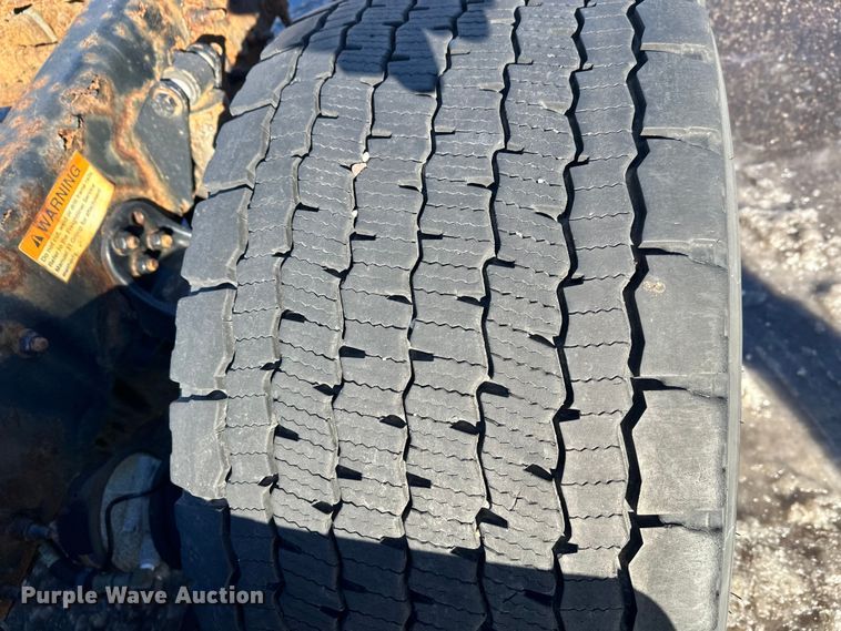 image for item FK1573 2015 Freightliner Cascadia  semi truck