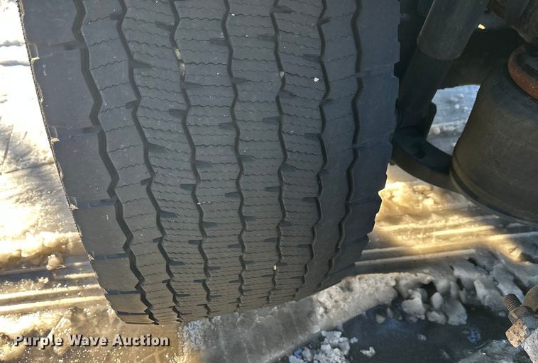 image for item FK1573 2015 Freightliner Cascadia  semi truck