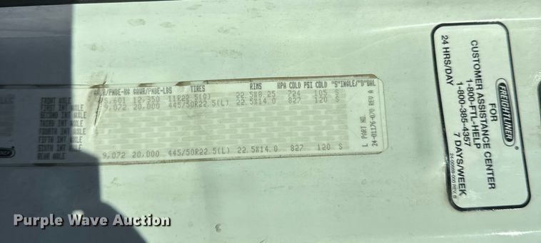 image for item FK1573 2015 Freightliner Cascadia  semi truck