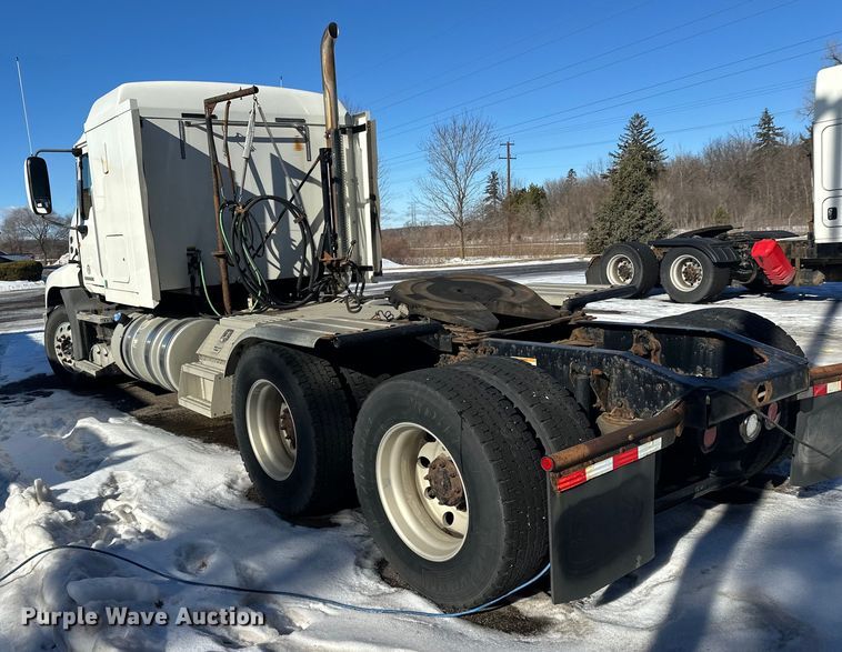 image for item FK1577 2015 Mack CXU613 semi truck