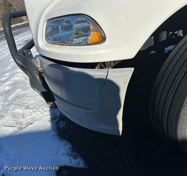 image for item FK1577 2015 Mack CXU613 semi truck