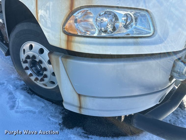 image for item FK1577 2015 Mack CXU613 semi truck