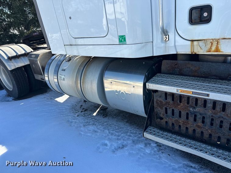 image for item FK1577 2015 Mack CXU613 semi truck