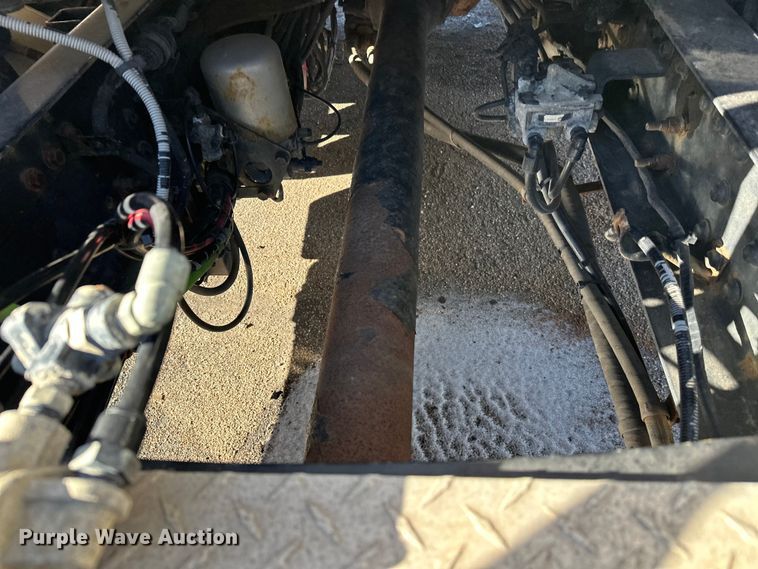 image for item FK1577 2015 Mack CXU613 semi truck