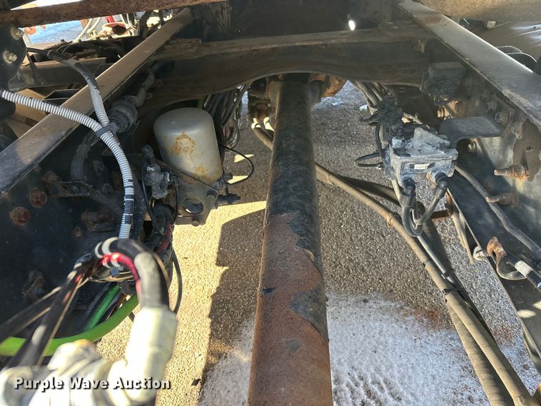 image for item FK1577 2015 Mack CXU613 semi truck