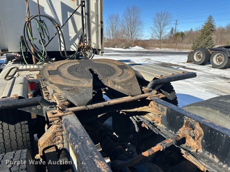 image for item FK1577 2015 Mack CXU613 semi truck