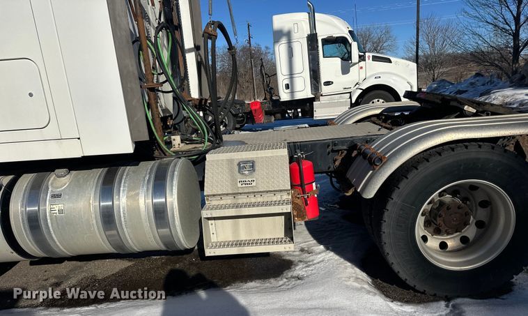 image for item FK1577 2015 Mack CXU613 semi truck