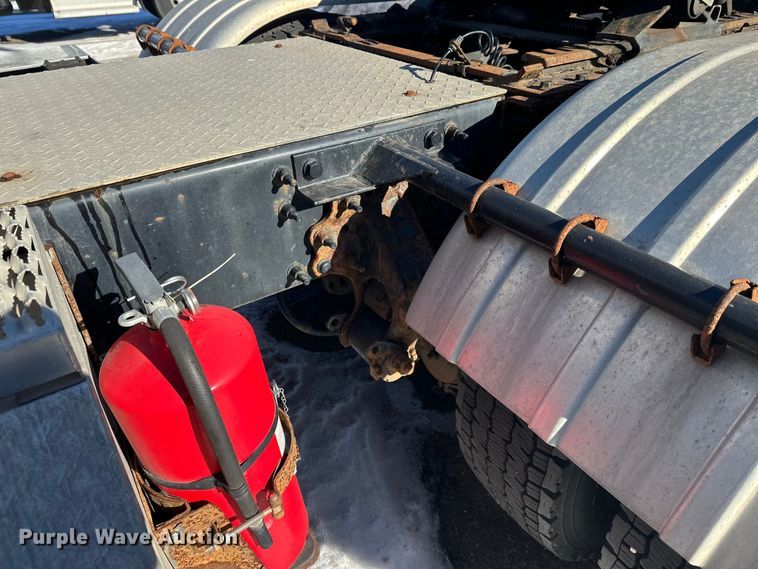 image for item FK1577 2015 Mack CXU613 semi truck