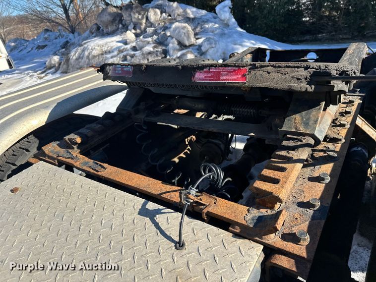 image for item FK1577 2015 Mack CXU613 semi truck