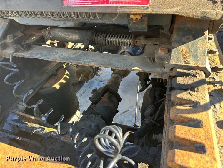 image for item FK1577 2015 Mack CXU613 semi truck