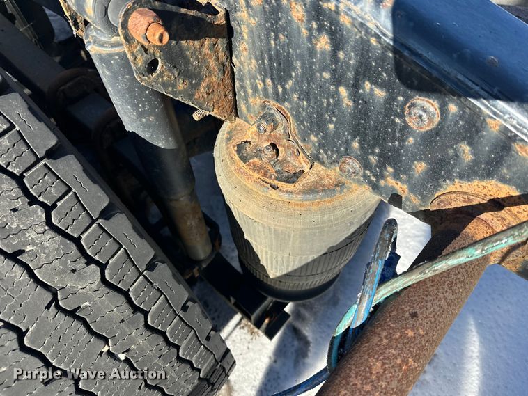 image for item FK1577 2015 Mack CXU613 semi truck