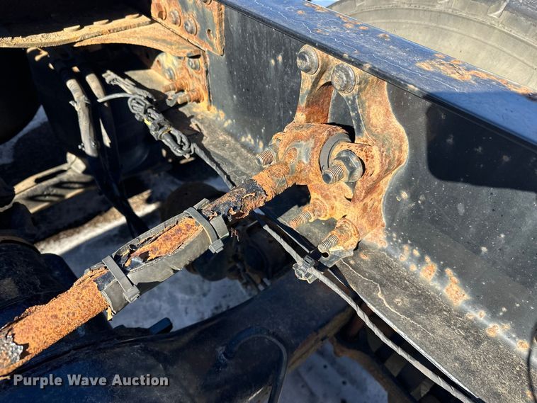 image for item FK1577 2015 Mack CXU613 semi truck