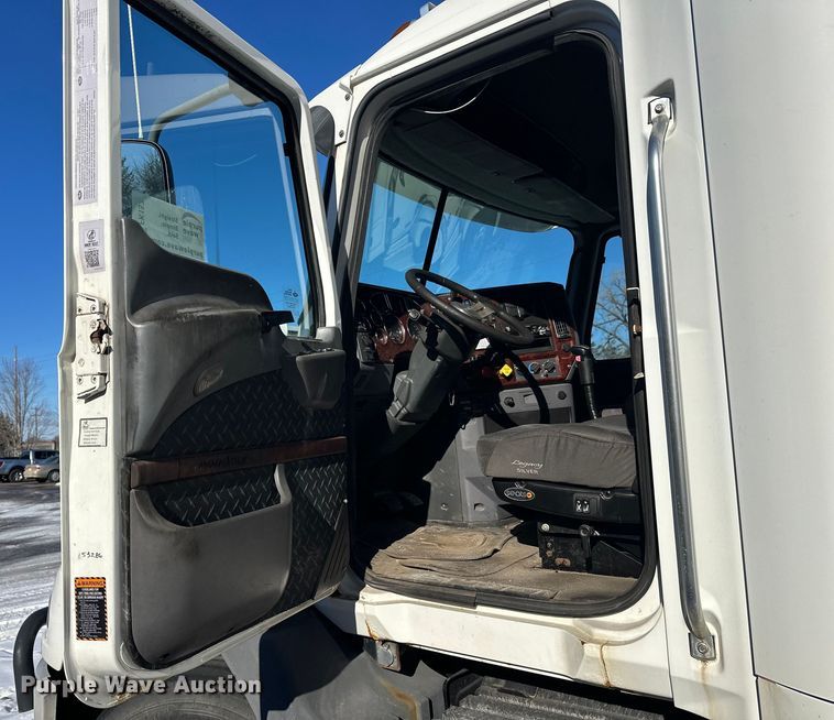 image for item FK1577 2015 Mack CXU613 semi truck