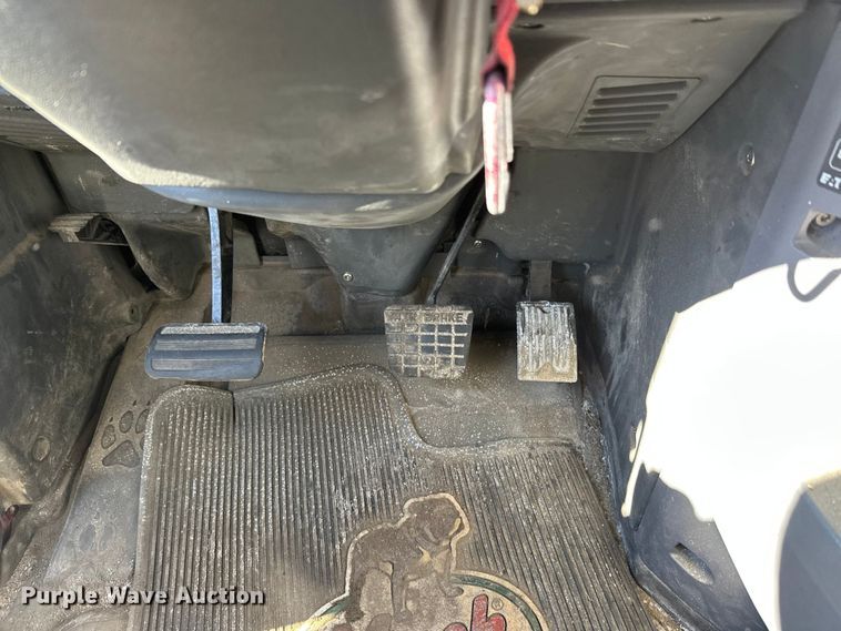 image for item FK1577 2015 Mack CXU613 semi truck