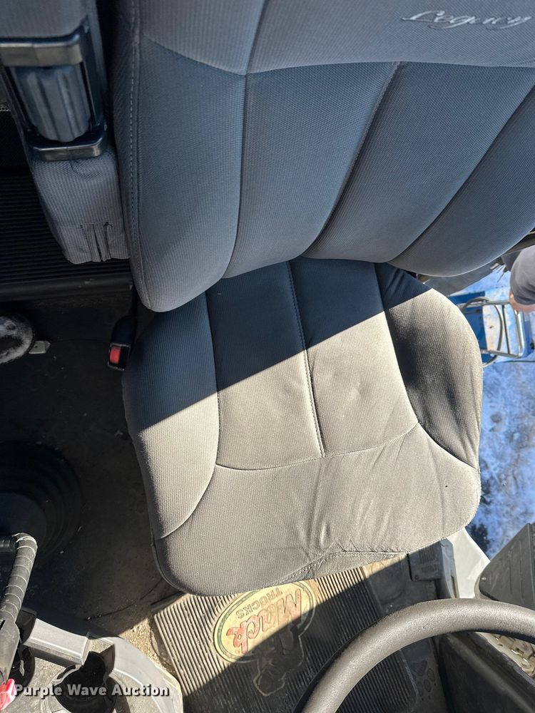 image for item FK1577 2015 Mack CXU613 semi truck