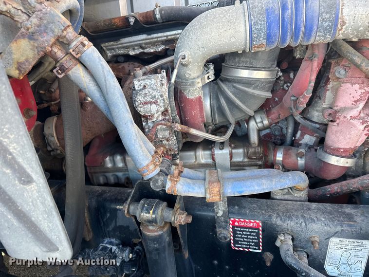 image for item FK1577 2015 Mack CXU613 semi truck