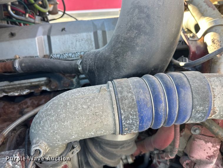 image for item FK1577 2015 Mack CXU613 semi truck