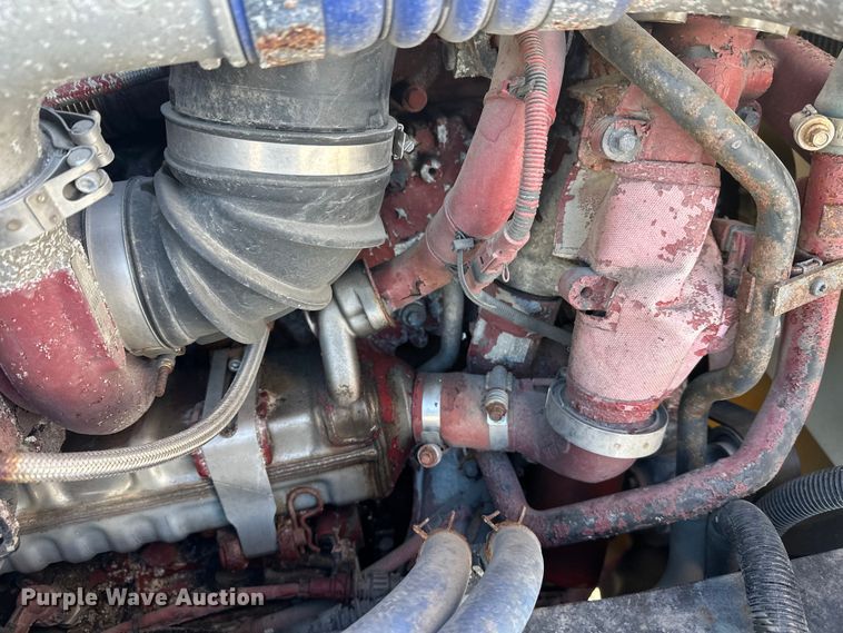 image for item FK1577 2015 Mack CXU613 semi truck