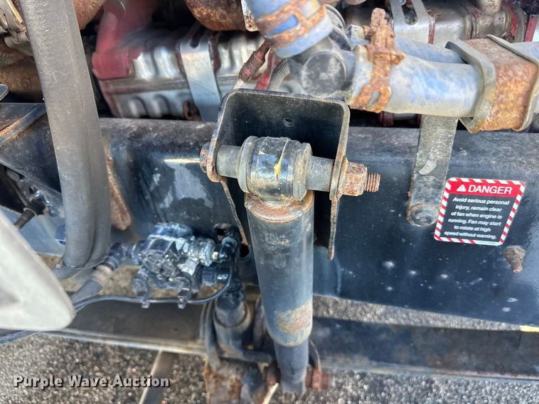 image for item FK1577 2015 Mack CXU613 semi truck