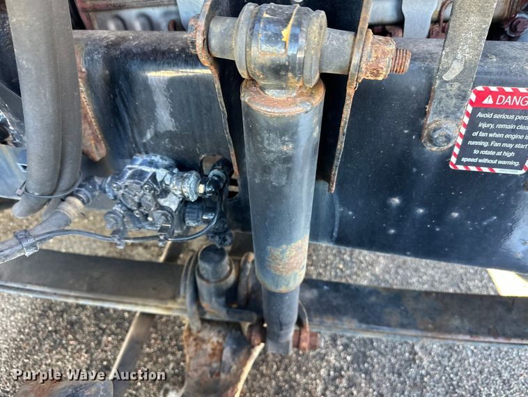 image for item FK1577 2015 Mack CXU613 semi truck