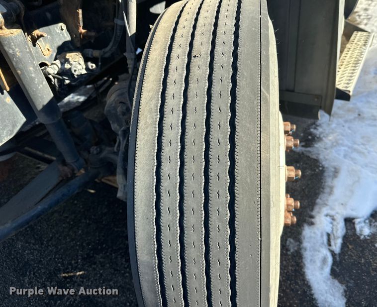 image for item FK1577 2015 Mack CXU613 semi truck