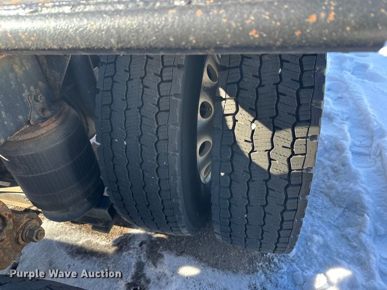 image for item FK1577 2015 Mack CXU613 semi truck