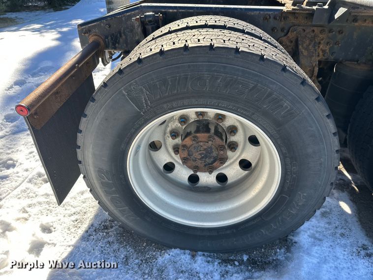 image for item FK1577 2015 Mack CXU613 semi truck