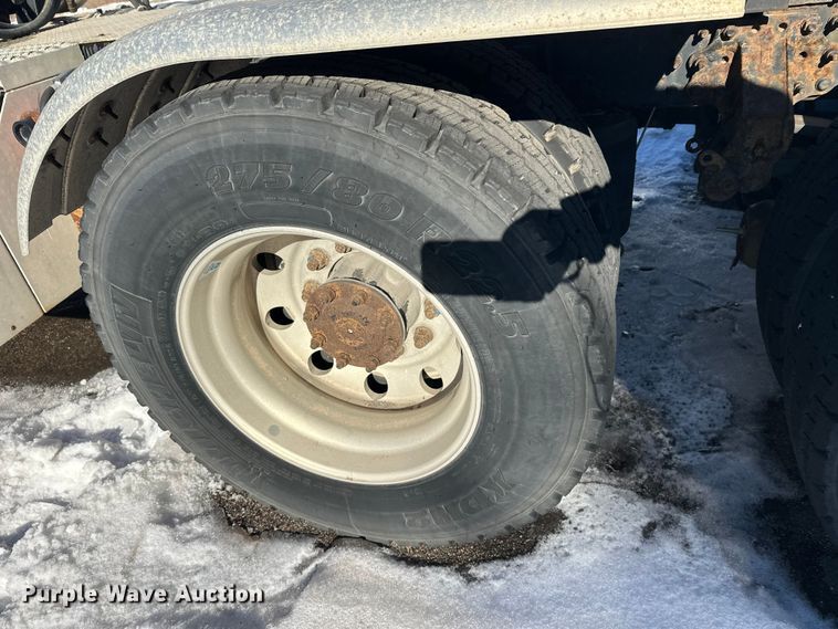 image for item FK1577 2015 Mack CXU613 semi truck