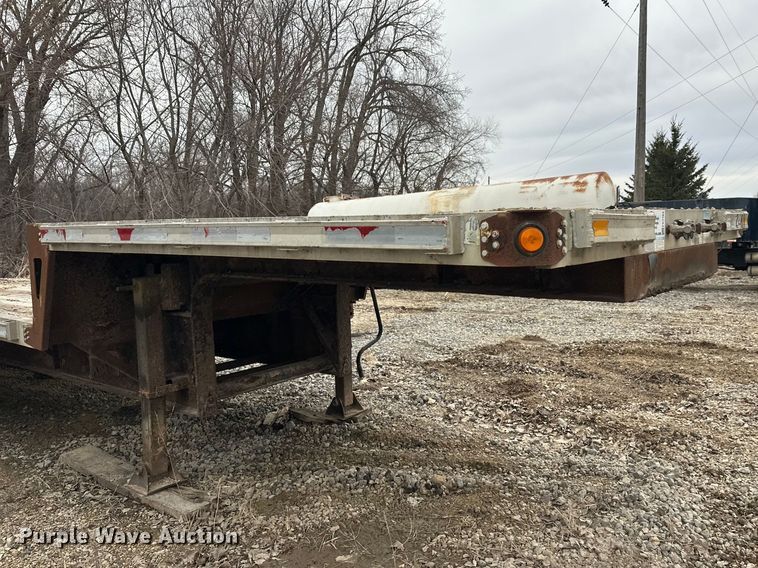 image for item FK1763 2005 Fontaine drop deck trailer