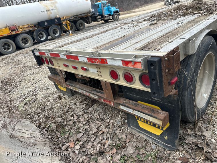 image for item FK1763 2005 Fontaine drop deck trailer