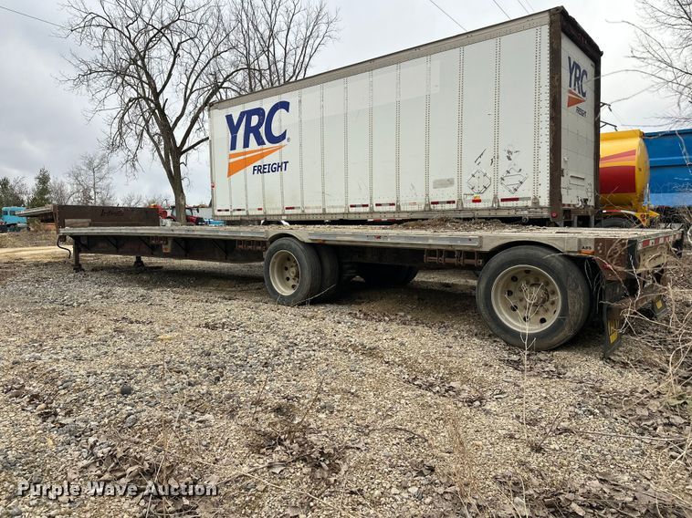 image for item FK1763 2005 Fontaine drop deck trailer