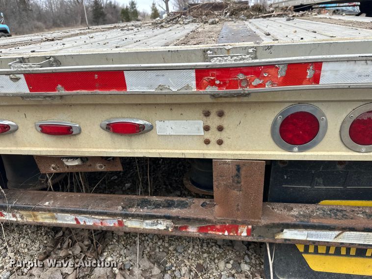 image for item FK1763 2005 Fontaine drop deck trailer