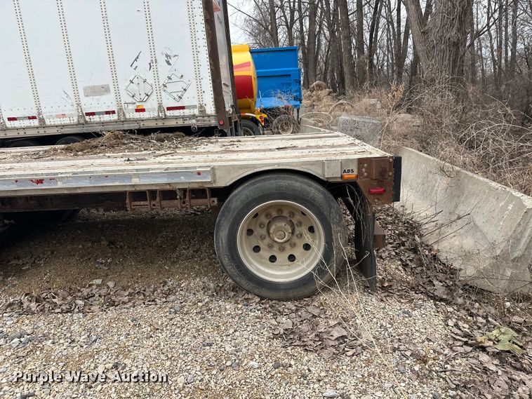 image for item FK1763 2005 Fontaine drop deck trailer