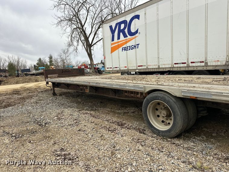 image for item FK1763 2005 Fontaine drop deck trailer